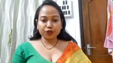 DreamGirl Youtuber live cam removing saree and blouse
