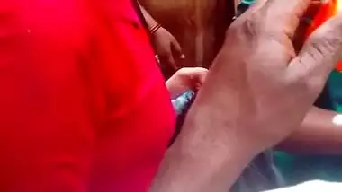 Madurai hot young girl wet chudi with boobs at public part:2