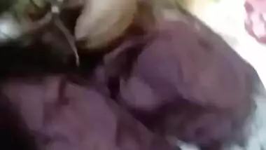 Mature bhabhi giving handjob