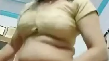 Desi MILF distracted from daily duties by XXX friend asking for XXX show