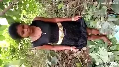 Exclusive- Desi Village Girl Showing Her Boobs And Pussy