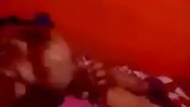 Sex-hungry newly married couple hot Bangla sex MMS video