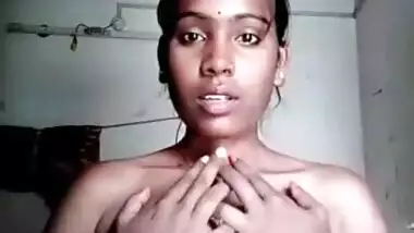 Desi Girl Shows her Boobs on Vc