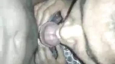 Desi girl giving nice blowjob MMS sex video