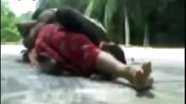 Indian Village Hot Bhabhi Enjoying Sex Devor On Top Of Roof - Wowmoyback