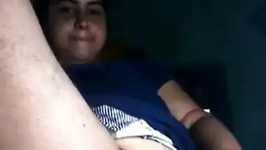 Desi cute village bhabi fing her pussy