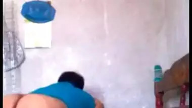 Horny Indian wife from Bangalore sucking her...