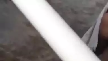 XXX spy video of village aunty taking bath in outdoor taken by her lewd hubby