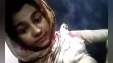 Desi belle flashes her XXX boobs during selfie video for boyfriend