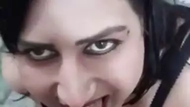 Big boob girl gives a desi blowjob to her lover
