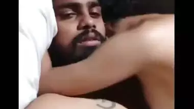 Desi xxx chudai of a Bihari girl in an Oyo room