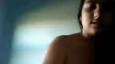 Indian teen slut masturbates on cam.