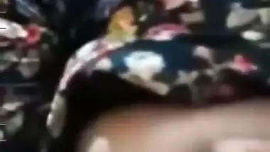 Sexy Desi Girl Shows Her Boobs