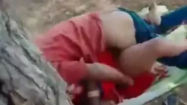 Desi village aunty caught fucking in khet
