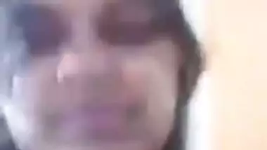 Horny girl shows boobs on video call to lover viral MMS