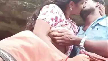 Mallu girl boob suck by lover while she gave handjob