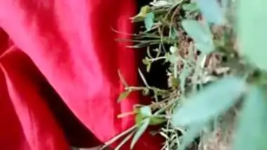 Wicked Desi lovely is fucked by XXX partner on the green grass MMS