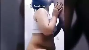 Bhabi Sucking dick