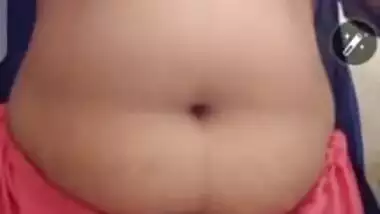 Gujrati Desi XXX whore showing her huge boobs and pussy on cam