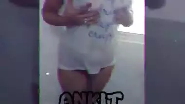 Sexy Indian Girl Bathing