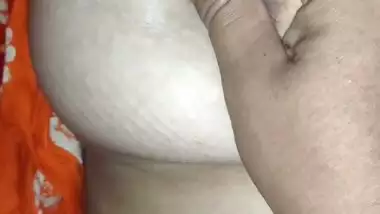 Boudi big boobs pressing by husband while she sleeps