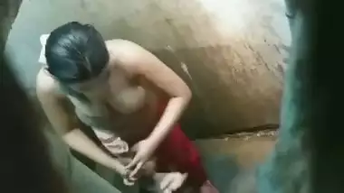 Virgin sister caught bathing by bro viral FSI xxx