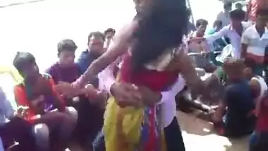 Desi Girl Piknik dance on boot