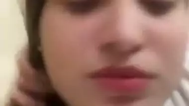 Khubsurat ladki ki pussy showing to boyfriend viral MMS