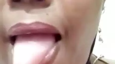 Mature aunty licking dick role-play on video call