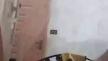 Skinny guy records his hardcore desi porn with his stepmom