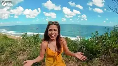 Savvy Fernweh – Bali Hot bikini navel show