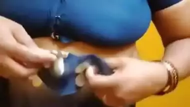 Tamil big boobs aunty change