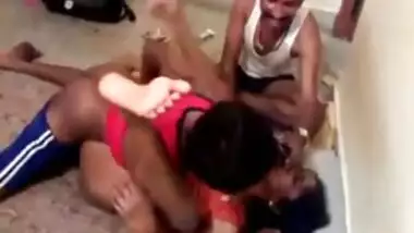 INDIAN CUCKOLD HUSBAND ENJOY HIS WIFE FUCKED BY BOY