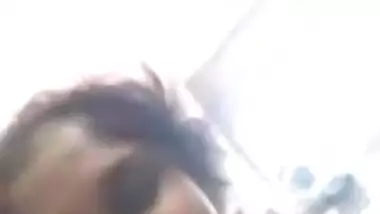 Today Exclusive- Lankan Wife Showing Her Boobs And Pussy On Video Call