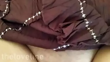 Indian mms queen shruti enjoying with fan dirty hindi chudai hot cumshot