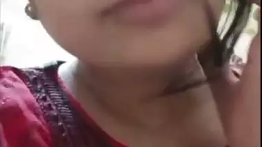 Beautiful Chamet cam girl nude round boobs showing