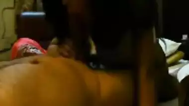 A sexy Kerala girl massages her jiju’s dick and sucks it