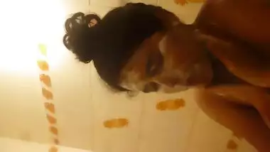 Indian GF In Shower MMS - Movies. video2porn2