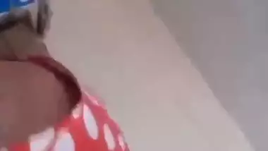 Hijabi lady sucks a professor’s dick in Pakistani sex video