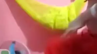 Bhabhi opens blouse and sits naked for fingering