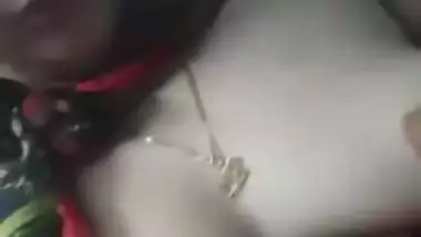 Bangladeshi call girl Mitu showing her tits