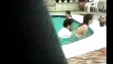 Sex in swimming pool recorded cam