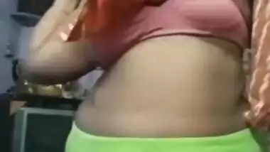 Indian BBW has a very sexy body even though she is pretty fat