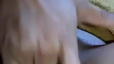 Desi cute girl fingering pussy