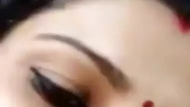 Sexy Desi Bhabhi Shows Boobs and Pussy on VC