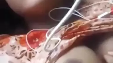 Desi Gf Showing Boobs And Pussy