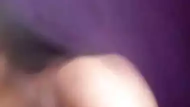 Beautiful eyes sexy maal nude fingering with a smile