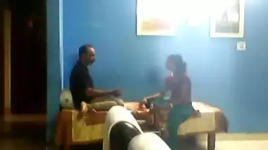 I hope the curry didn`t burn while they were...