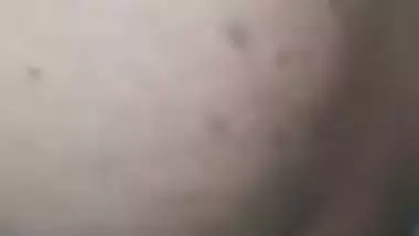 Chubby Bangladeshi girl fingers her wet XXX bush in solo MMS video