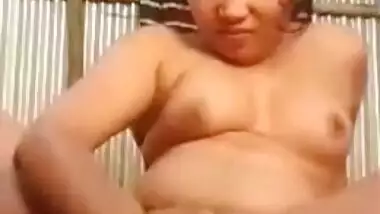 Sexy Village Girl Fingerring